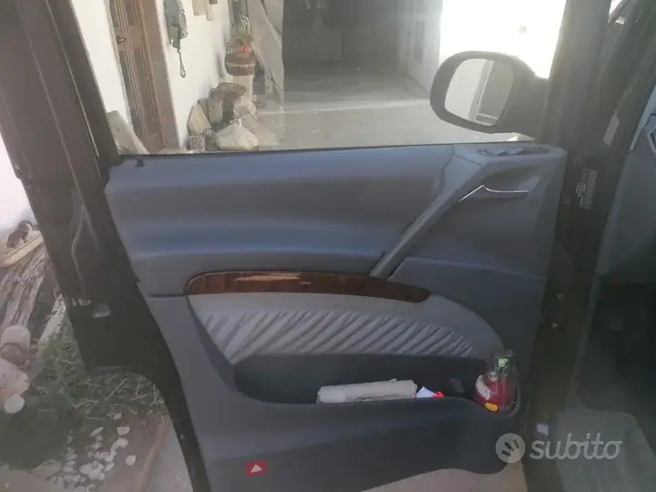 Mercedes-Benz Viano 2009 photo 4