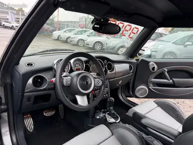 Mini Cooper S Cabriolet 2010 photo 5