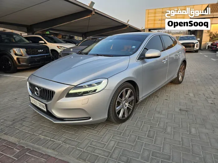 Volvo V40 2019 photo 2