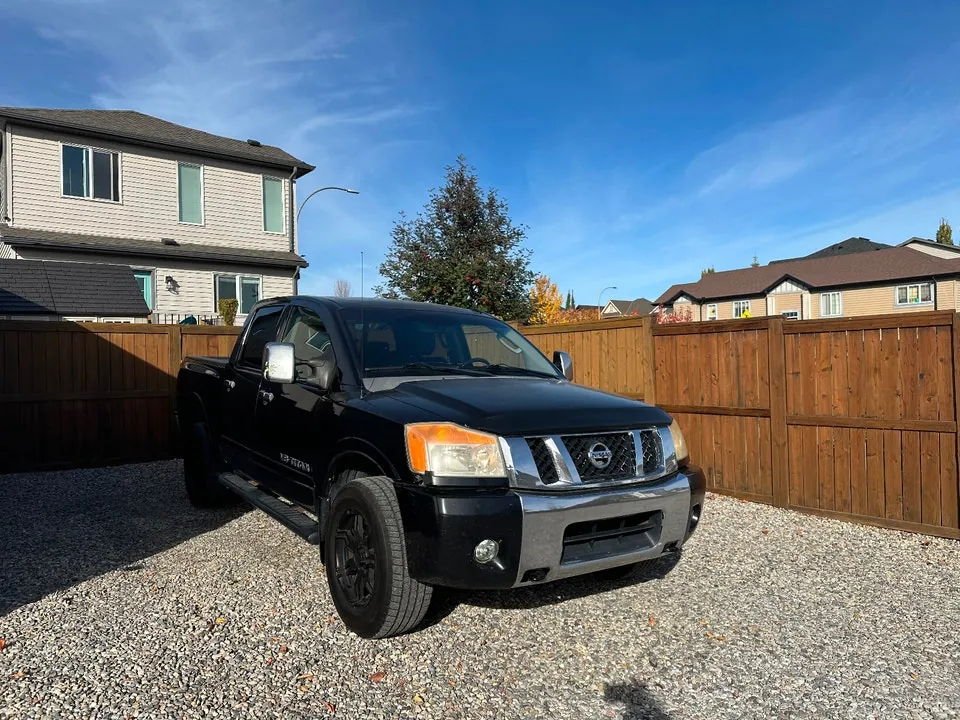 Nissan Titan 2009 photo 2