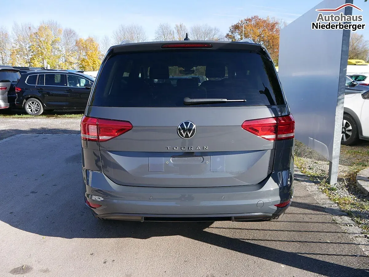 Volkswagen Touran 2026 photo 2