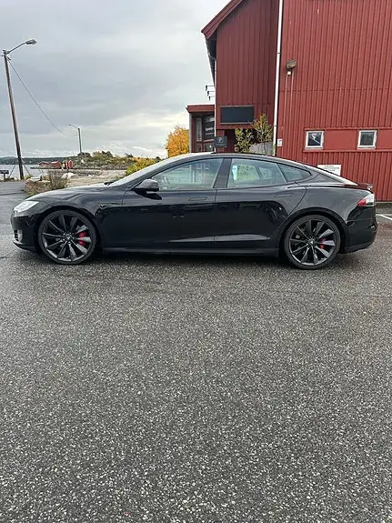 Tesla Model S 2016 photo 2