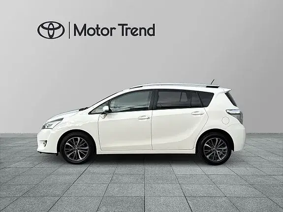 Toyota Verso 2016 photo 3