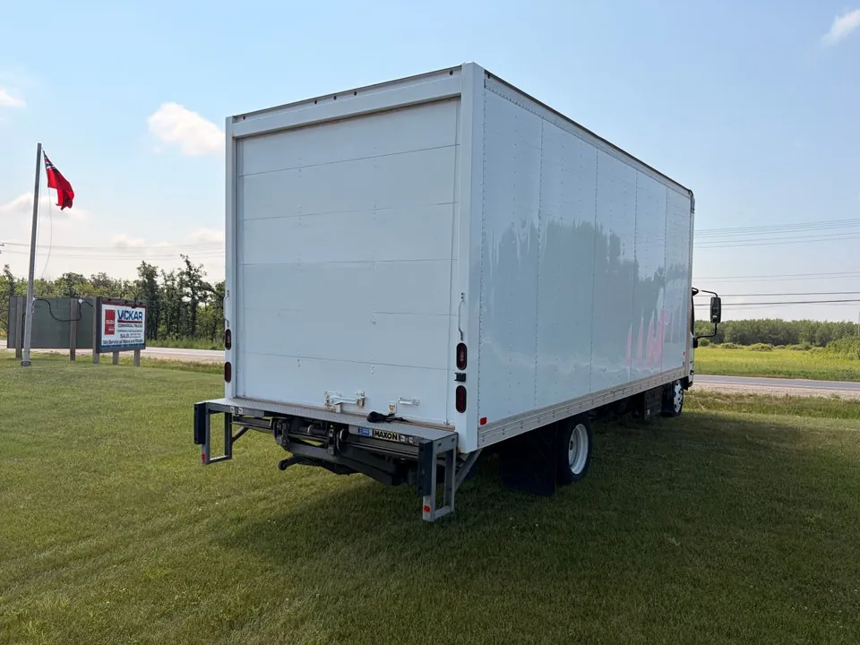 Isuzu Nrr 2018 photo 4