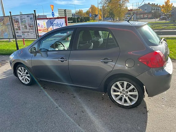 Toyota Auris 2008 photo 4