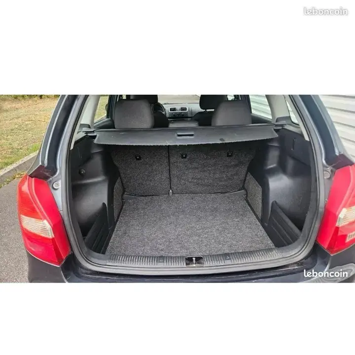 Skoda Fabia 2008 photo 3