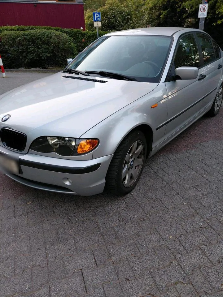 BMW 318I