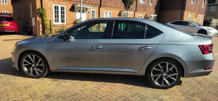 Skoda Superb 2017 photo 5
