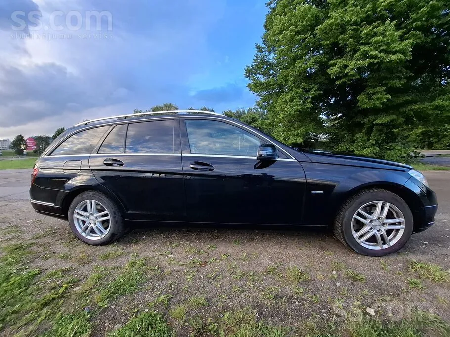 Mercedes-Benz C200 2010 photo 4