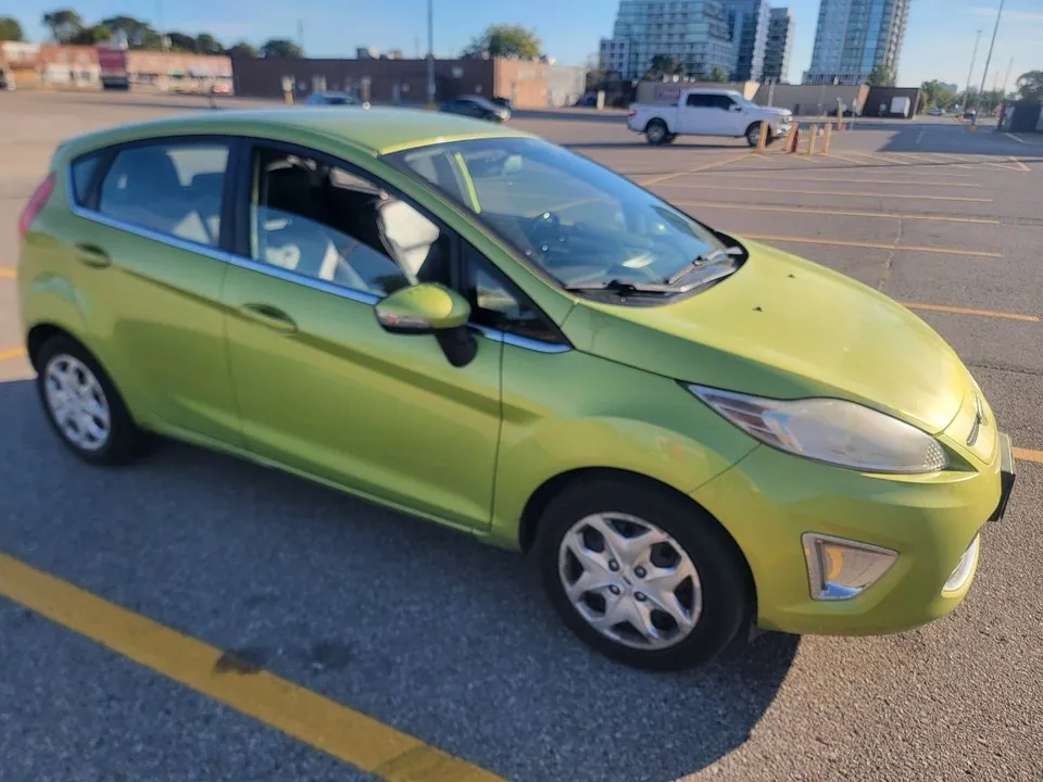Ford Fiesta 2011 photo 3