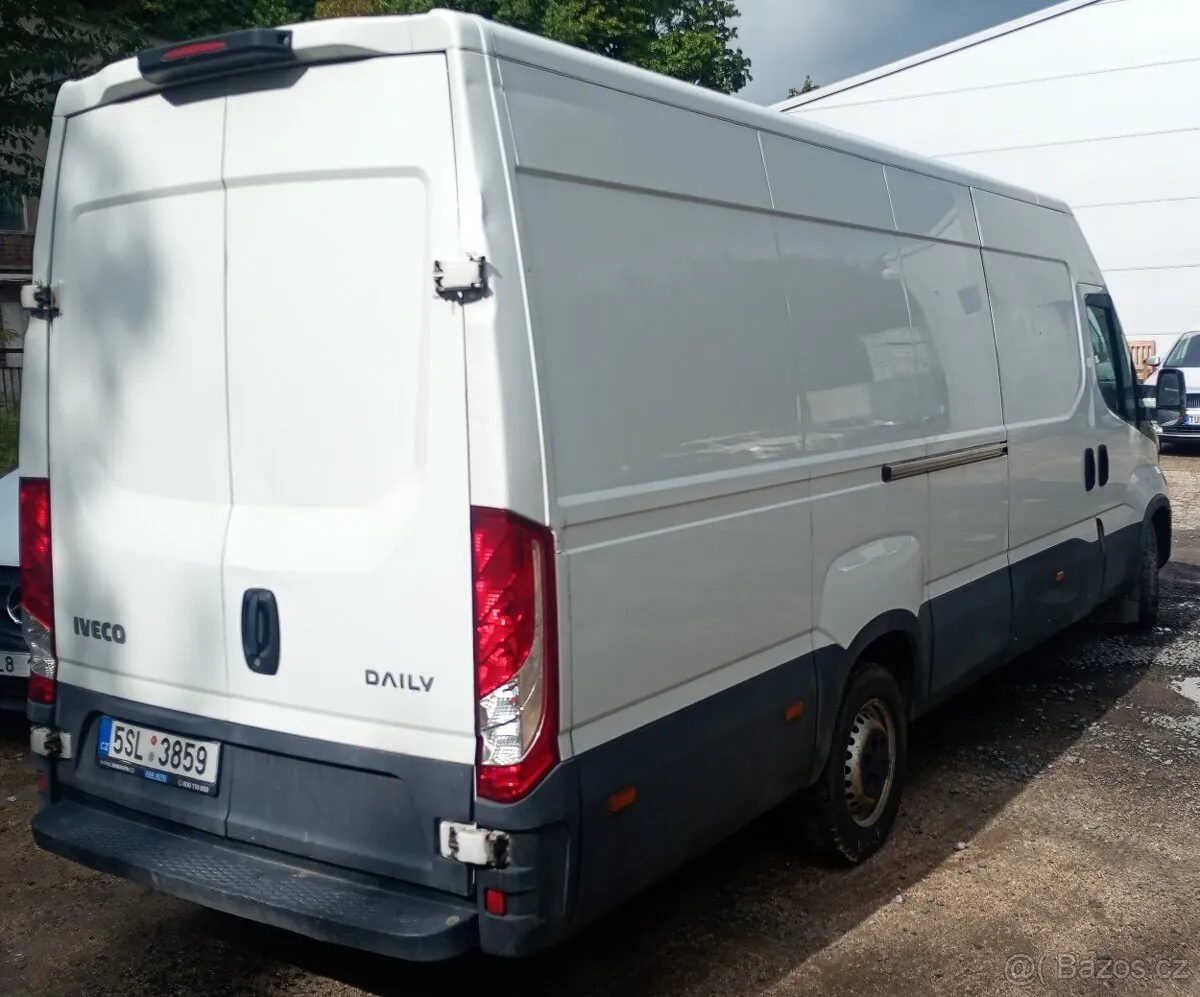Iveco Daily 2021 photo 3