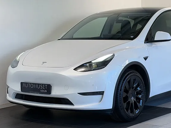 Tesla Model Y 2022 photo 2