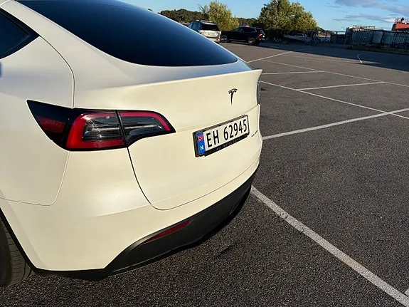 Tesla Model Y 2024 photo 5