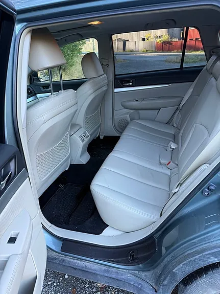 Subaru Outback 2011 photo 5