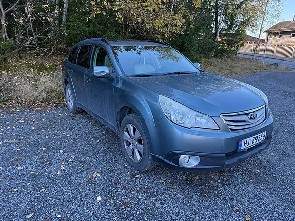 Subaru Outback 2011 photo 3