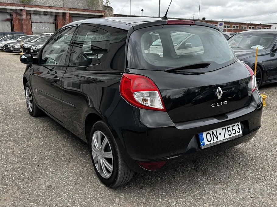 Renault Clio 2012 photo 4