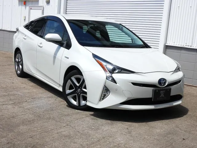 Toyota Prius 2017 photo 2