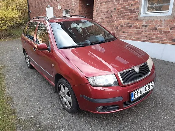 Skoda Fabia 2006 photo 2
