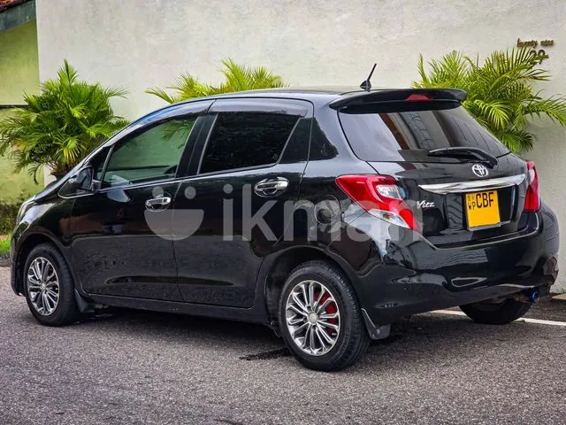 Toyota Vitz 2016 photo 2