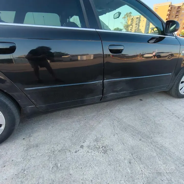 Audi A4 2005 photo 2