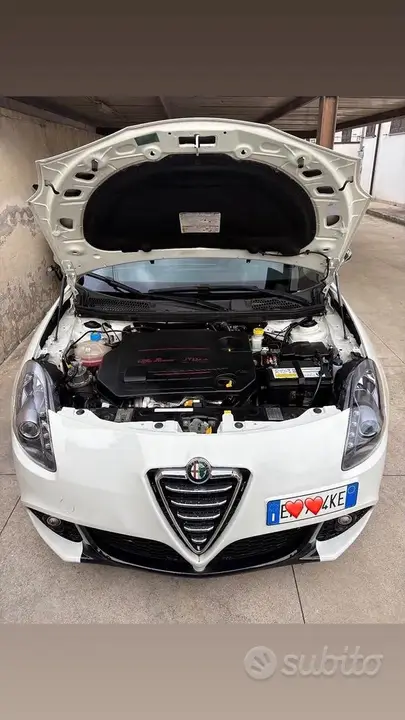 Alfa Romeo Giulietta 2013 photo 2