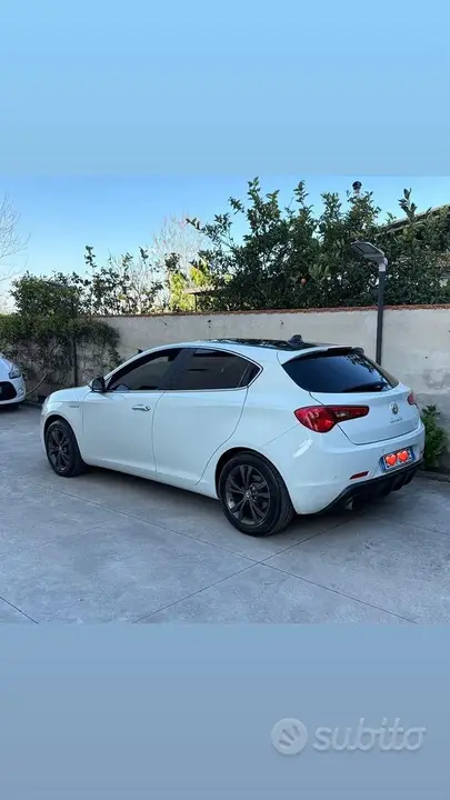 Alfa Romeo Giulietta 2013 photo 3