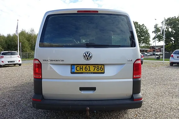 Volkswagen Transporter 2018 photo 3
