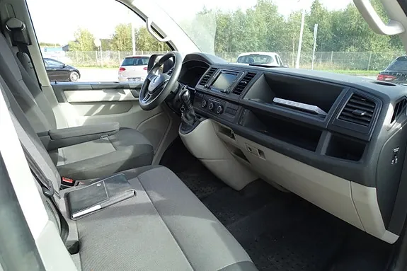 Volkswagen Transporter 2018 photo 5