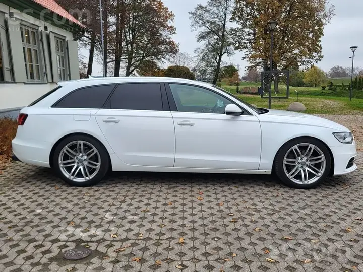 Audi A6 Avant 2012 photo 4