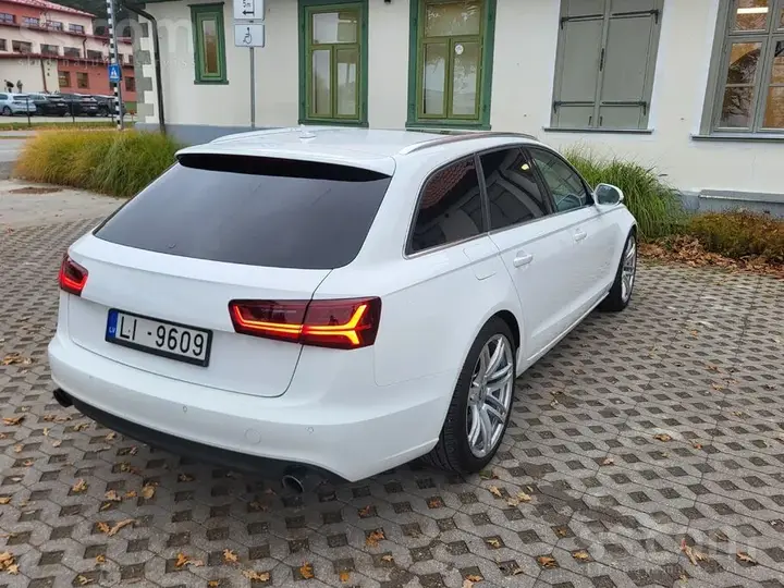 Audi A6 Avant 2012 photo 5