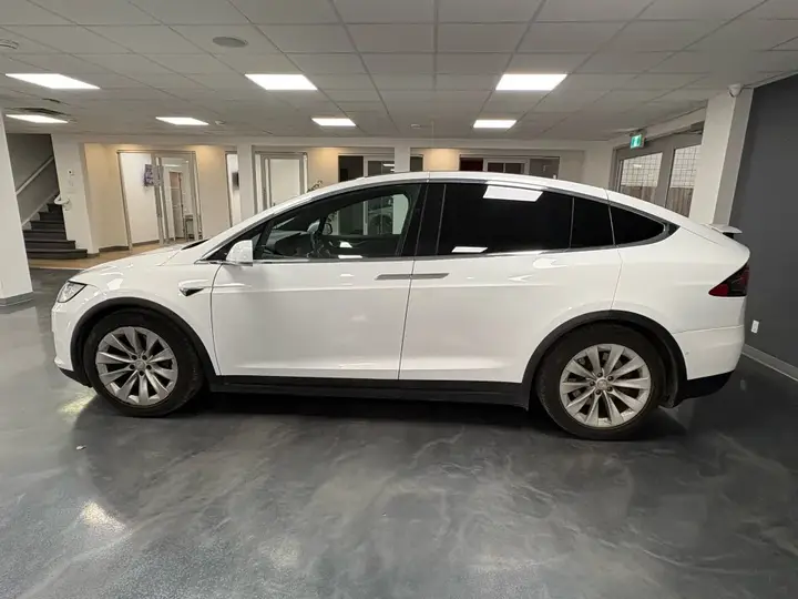Tesla Model X 2019 photo 3