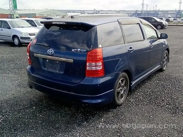 Toyota Wish 2003 photo 4