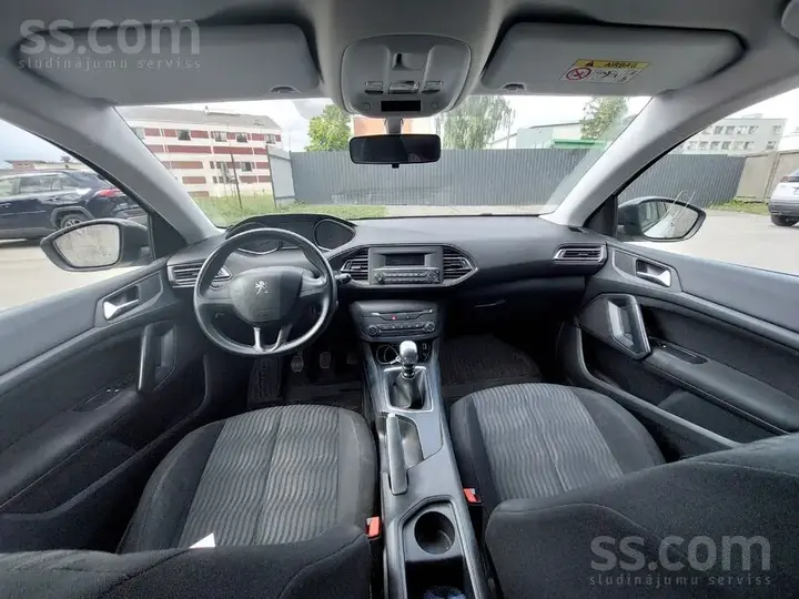 Peugeot 308 2015 photo 4