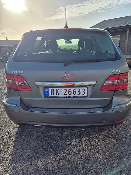 Mercedes-Benz B 180 D 2011 photo 4