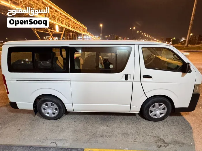 Toyota Hiace 2014 photo 4