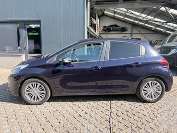 Peugeot 208 2017 photo 2