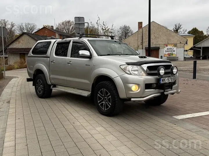 Toyota Hilux 2011 photo 2