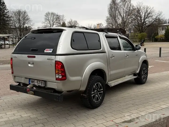 Toyota Hilux 2011 photo 3