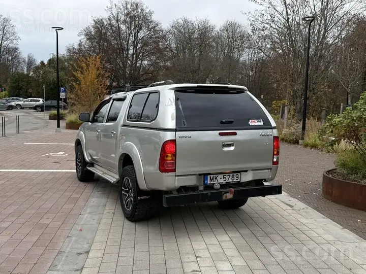 Toyota Hilux 2011 photo 4