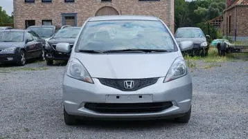 Honda Jazz 2010 photo 2