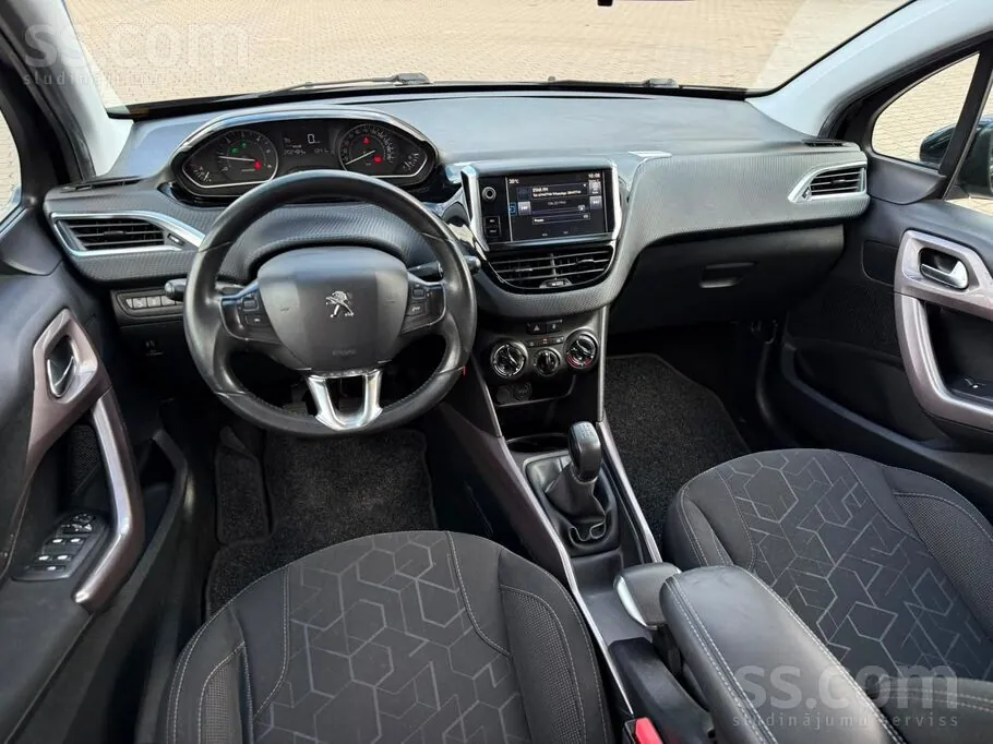 Peugeot 2008 2015 photo 5