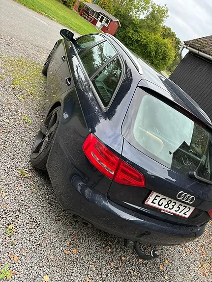 Audi A4 2010 photo 4