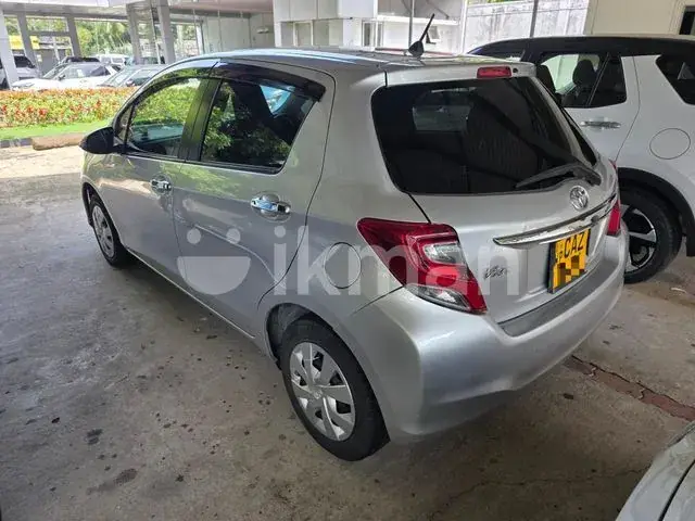 Toyota Vitz 2016 photo 4