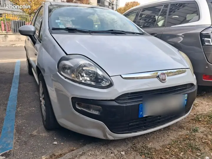 Fiat Punto Evo 2012 photo 2
