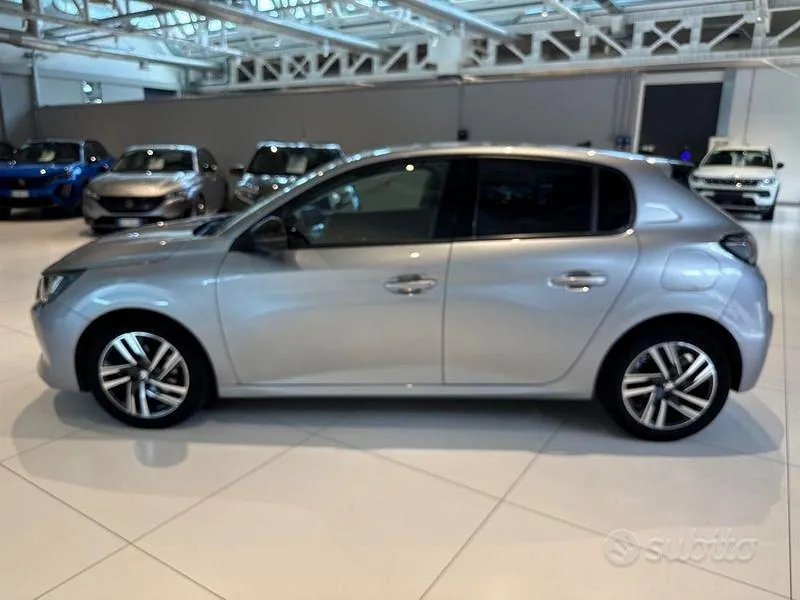 Peugeot 208 2023 photo 2