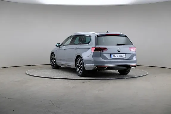 Volkswagen Passat 2023 photo 2