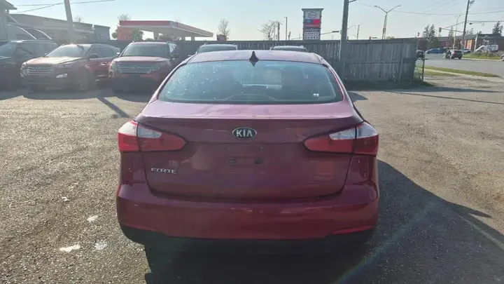 Kia Forte 2014 photo 4