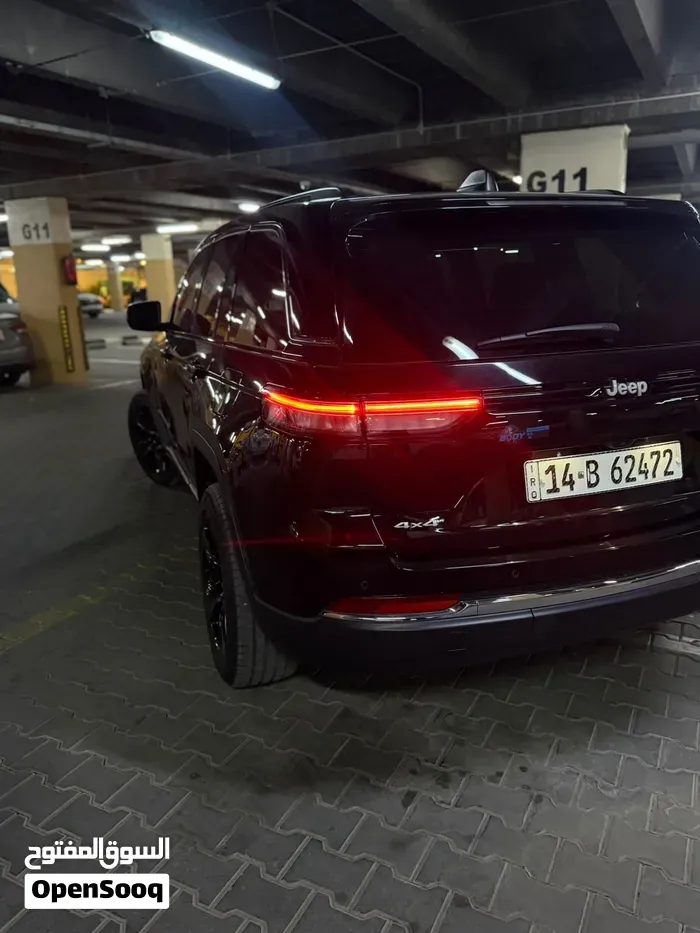 Jeep Grand Cherokee 2024 photo 2