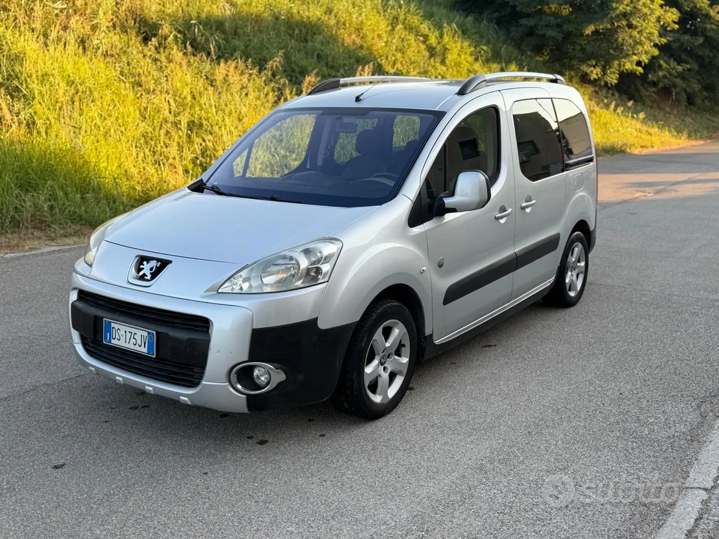 Peugeot Partner 2008 photo 2