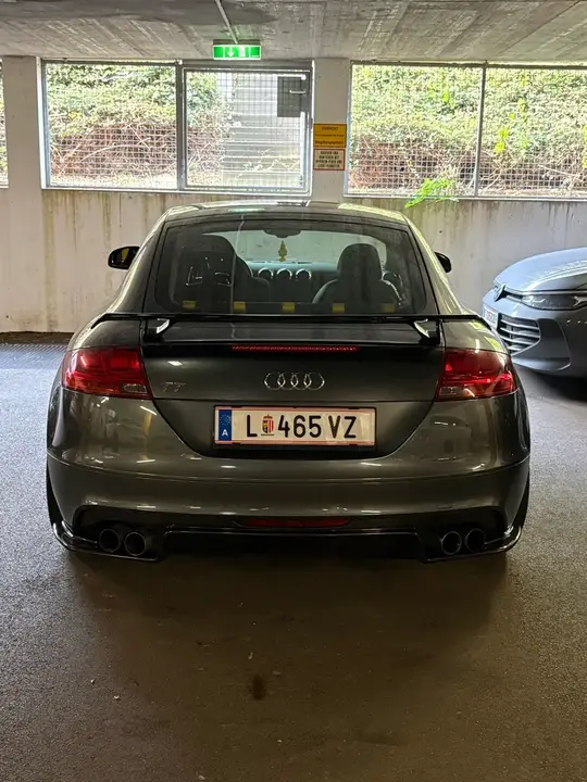 Audi Tt 2011 photo 2